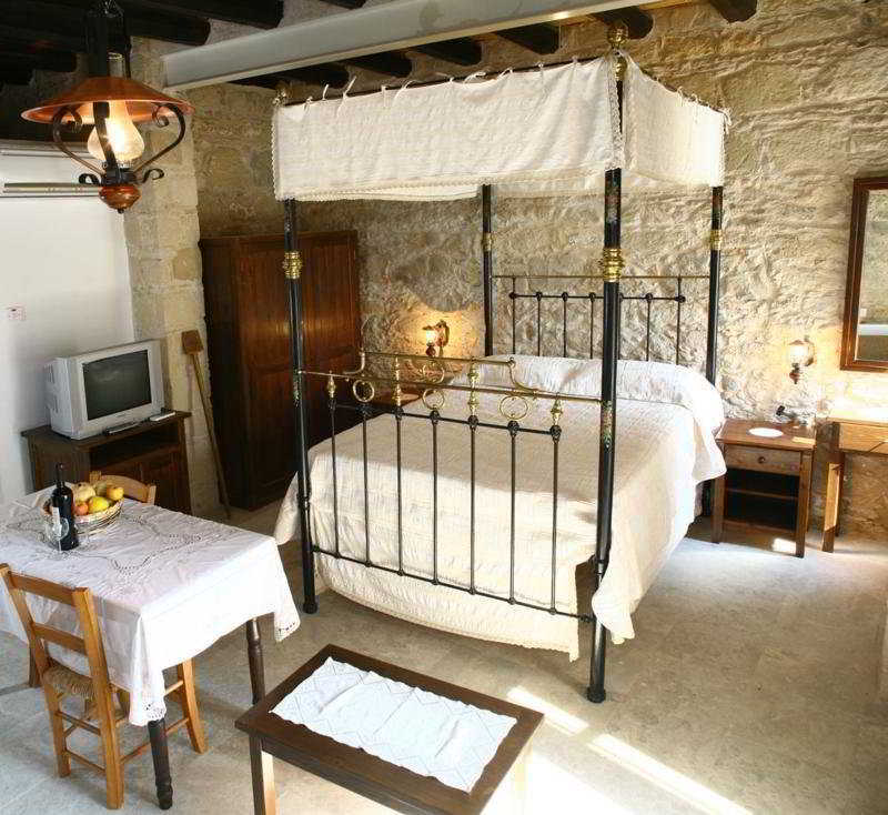 Leonidas Village Houses Goudhi Ngoại thất bức ảnh