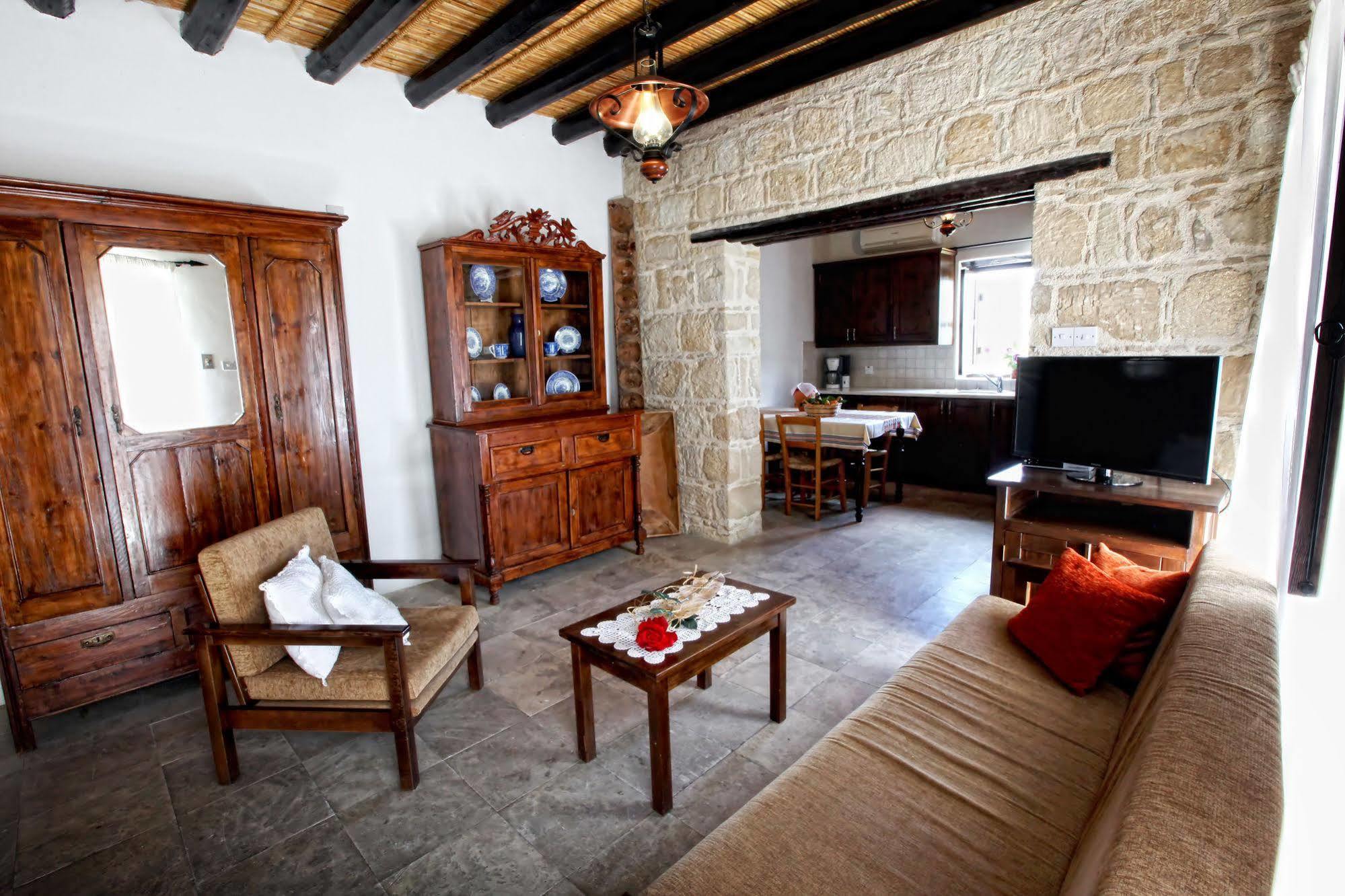 Leonidas Village Houses Goudhi Ngoại thất bức ảnh