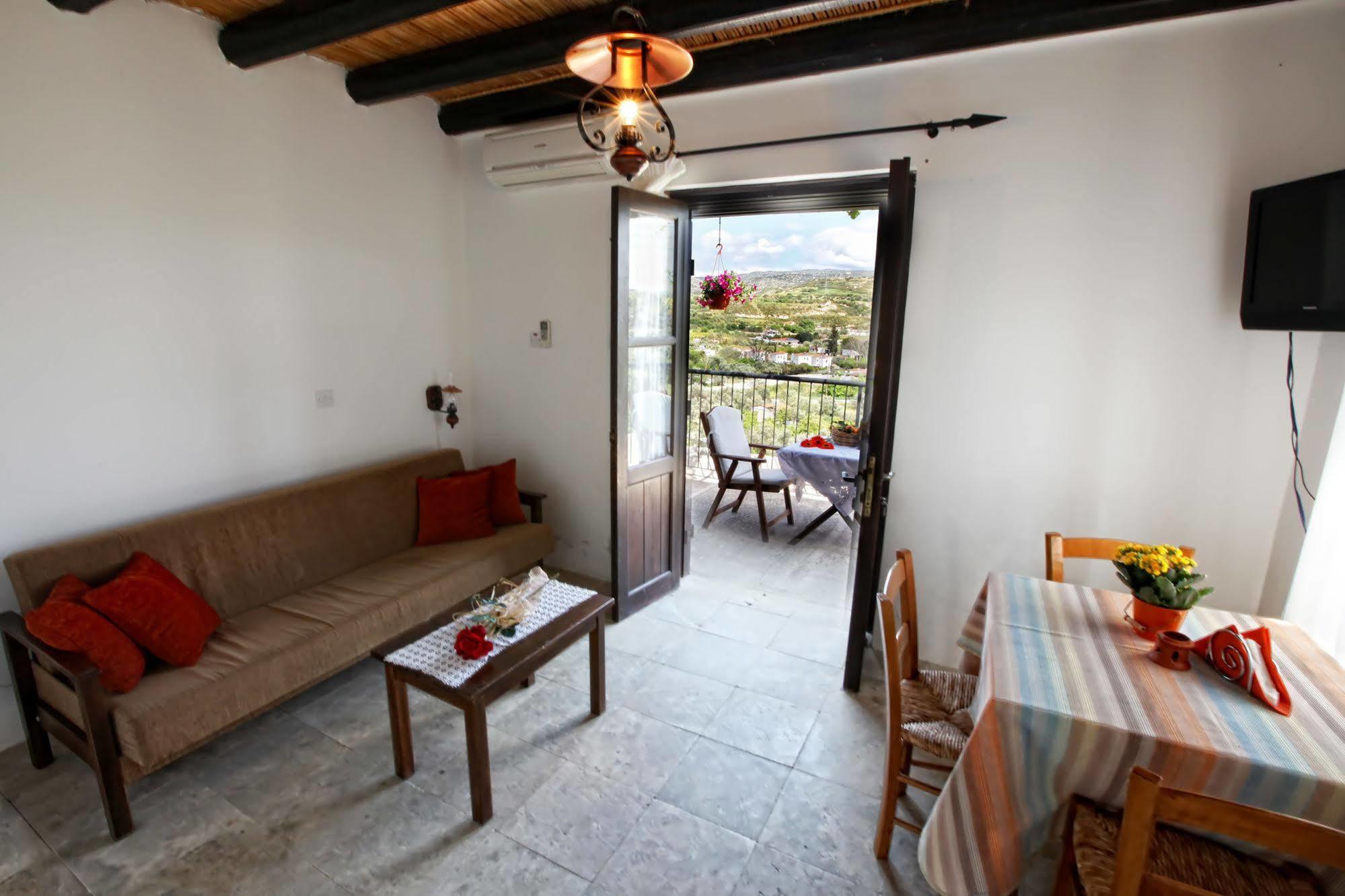 Leonidas Village Houses Goudhi Ngoại thất bức ảnh