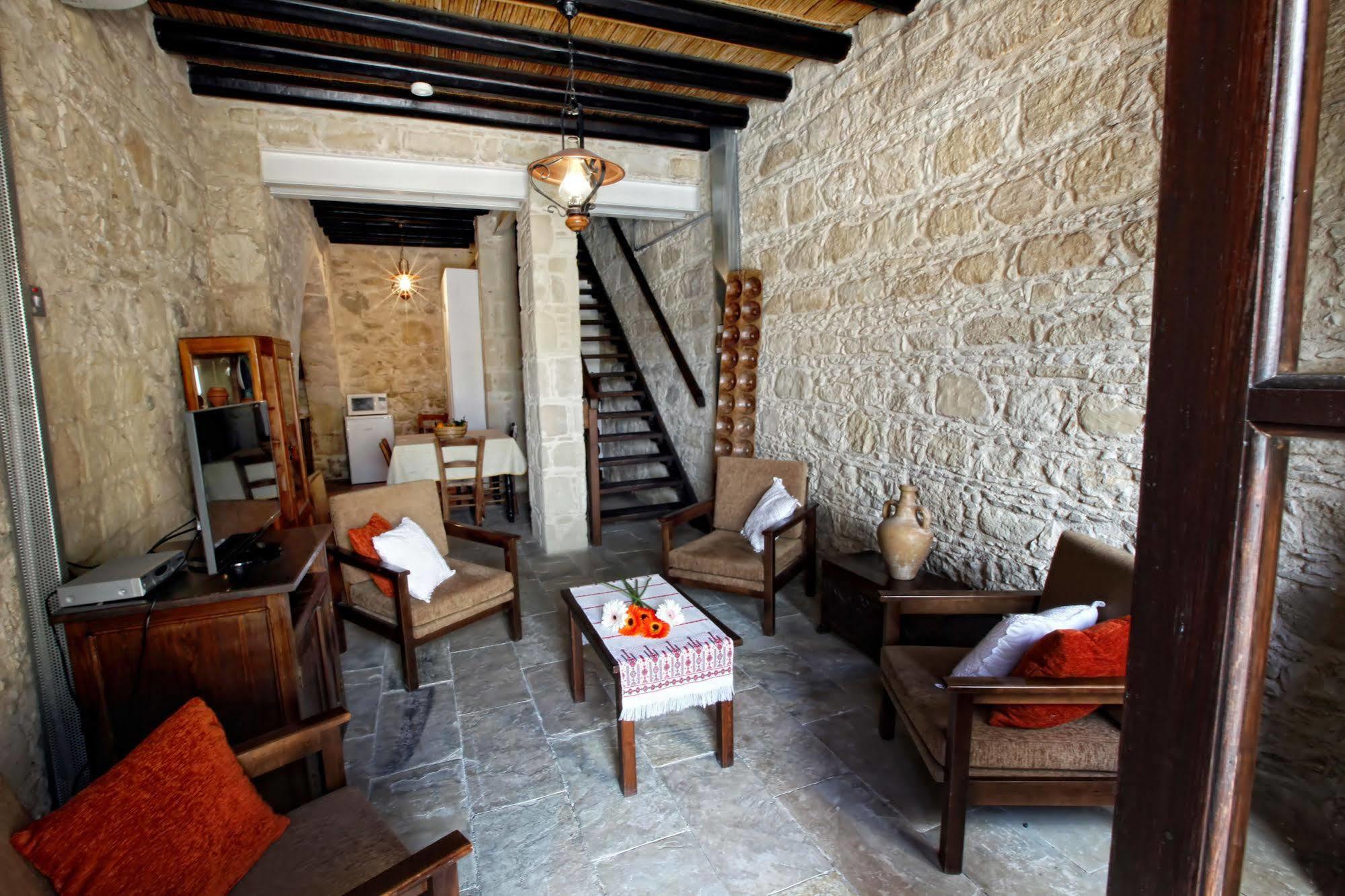 Leonidas Village Houses Goudhi Ngoại thất bức ảnh