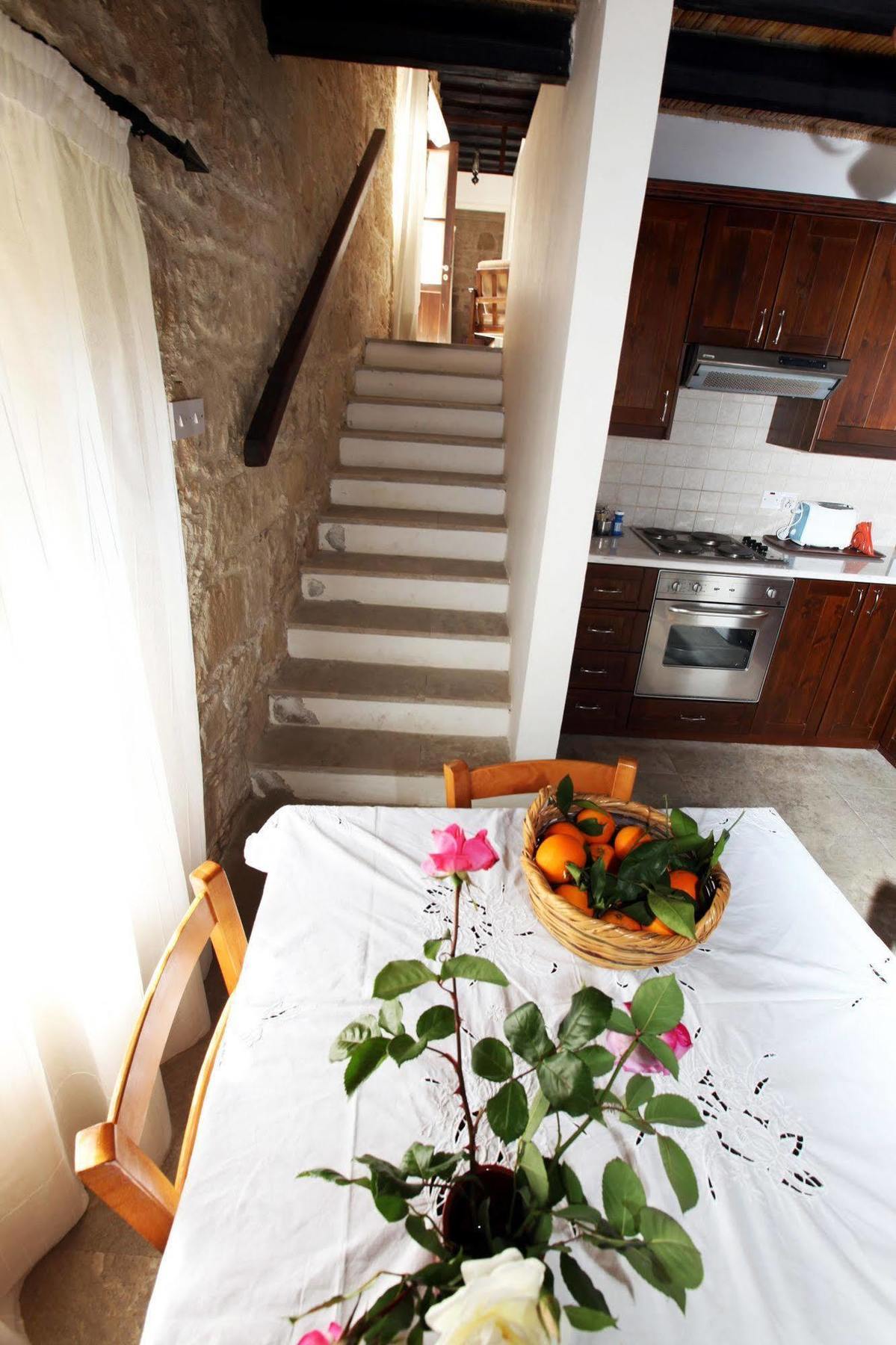 Leonidas Village Houses Goudhi Ngoại thất bức ảnh