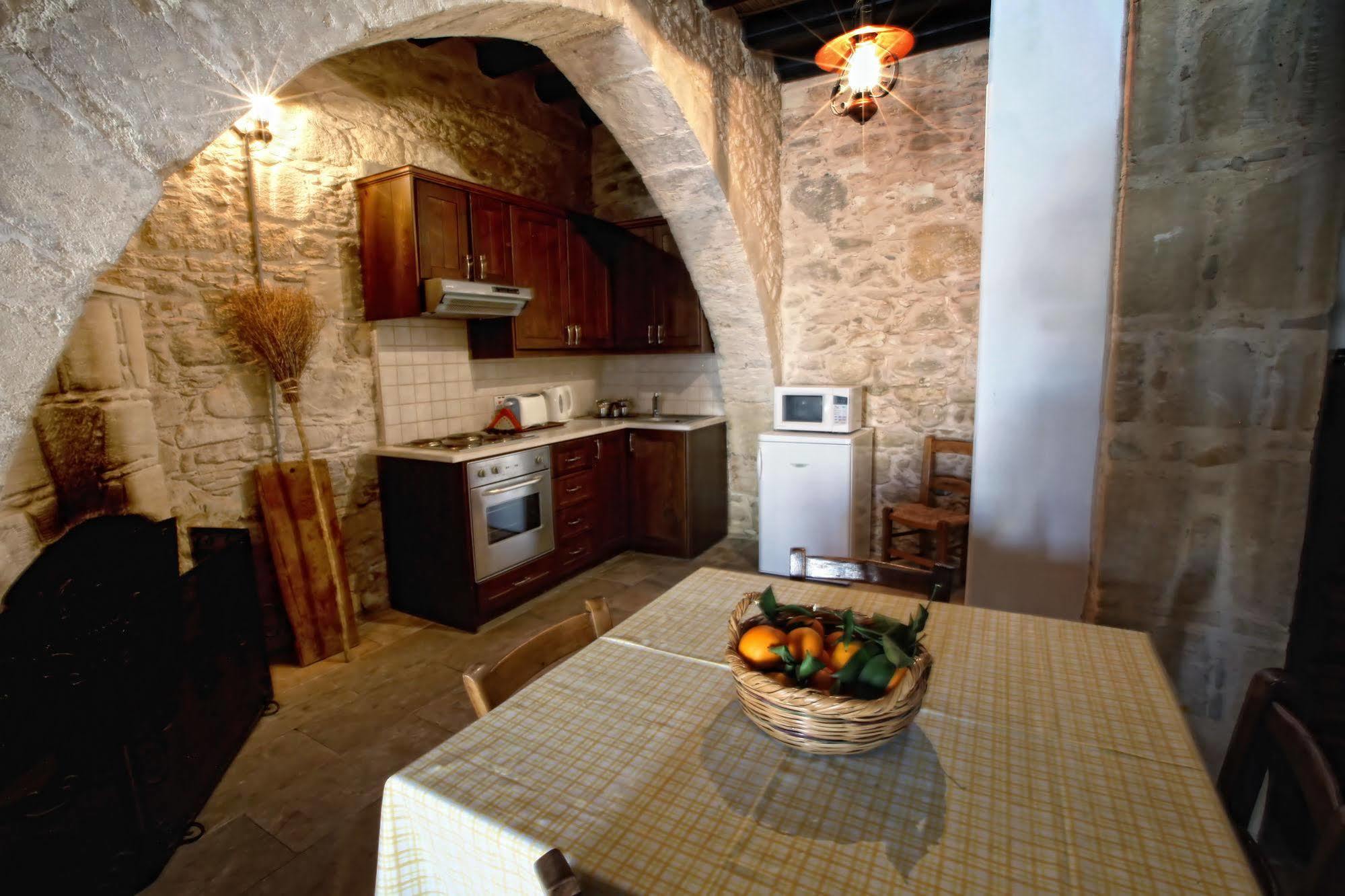 Leonidas Village Houses Goudhi Ngoại thất bức ảnh